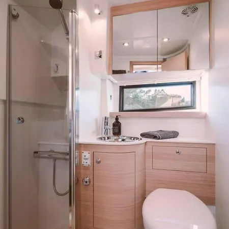 Floating In Centrum Отель