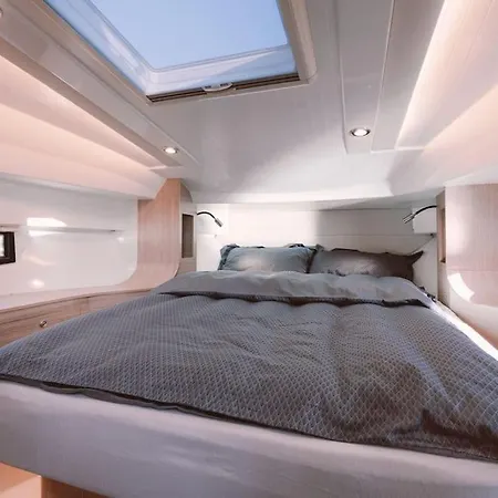 Floating In Centrum Отель Тромсё